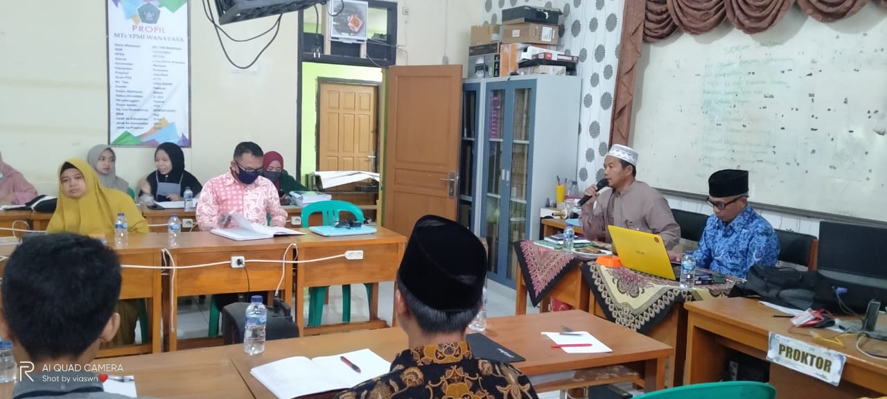 Pembinaan Profesional Guru Madrasah di MTs YPMI Wanayasa